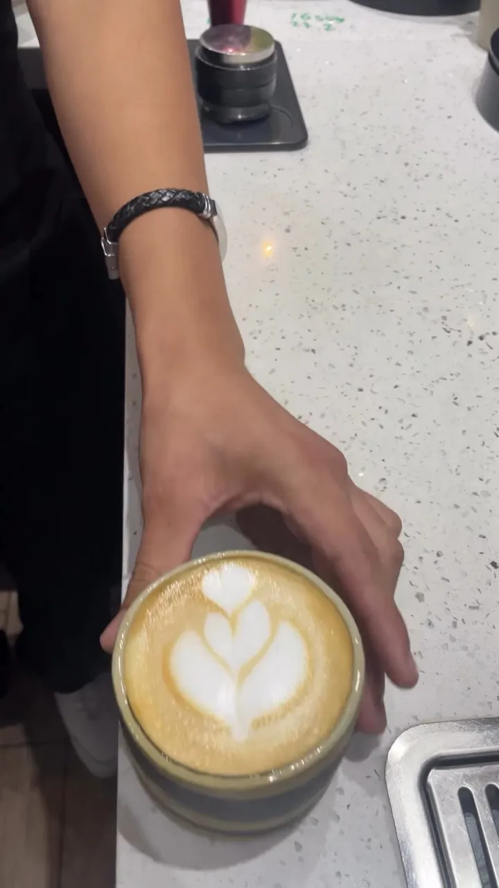 Capuccino listo en la barra